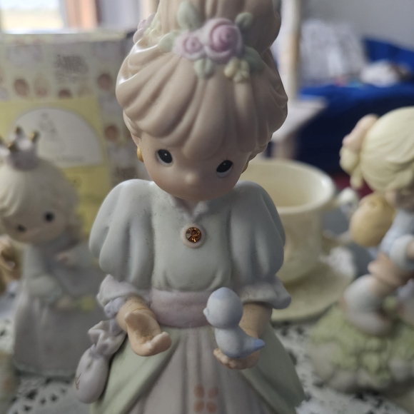 Precious Moments "Charity Begins in the Heart" Victorian Porcelain Figurine - Picture 2 of 4
